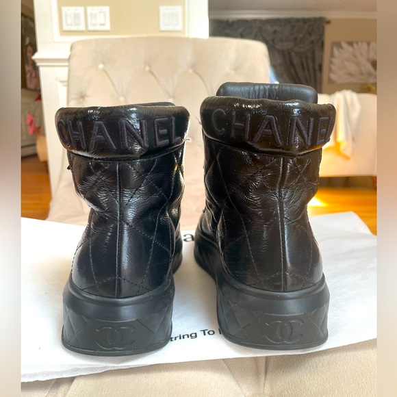 💯 Chanel 2018 Interlocking CC Logo Sneakers - Picture 1 of 9